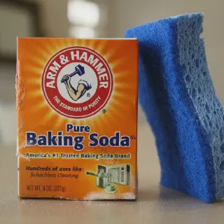 /img/27157-baking-soda-teeth-whitening-7.webp