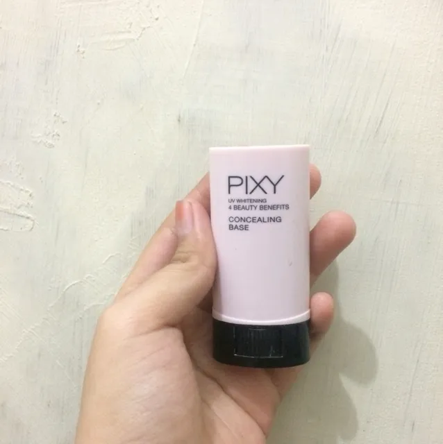 27324 applying bb cream